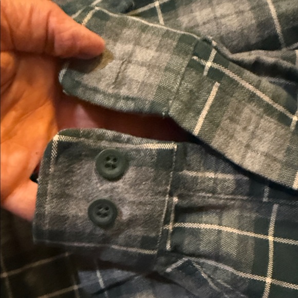 3/$20 L.L. Bean Men's Plaid Button-Down Shirt - Green and Gray - Picture 4 of 4